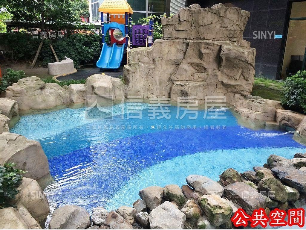 Ｉ－ＣＯＭＥ挑高房屋室內格局與周邊環境