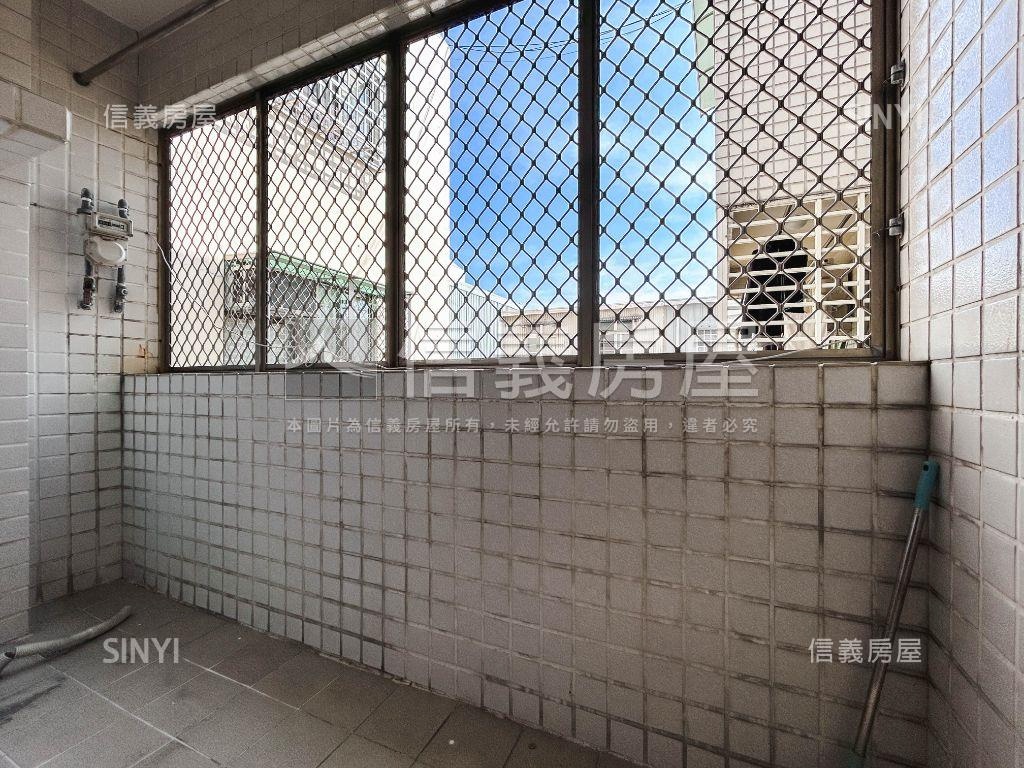 富立真善美四房附車位房屋室內格局與周邊環境