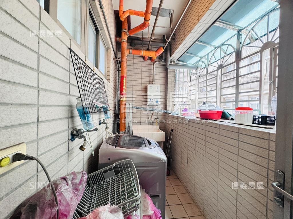 樂群近未來捷運站四房車位房屋室內格局與周邊環境
