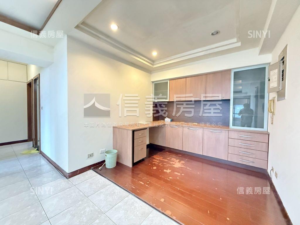 專任新台五路精品美屋房屋室內格局與周邊環境