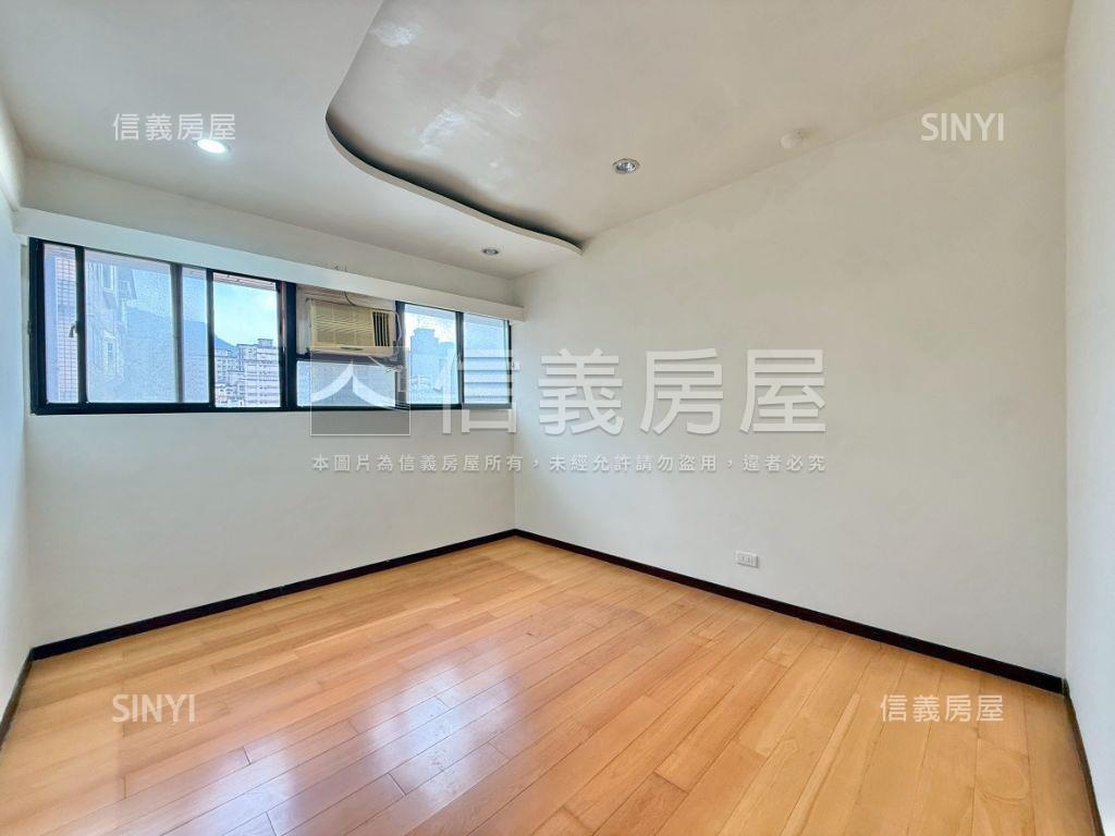 專任新台五路精品美屋房屋室內格局與周邊環境