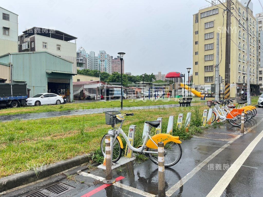 帝富３房眺望淡江大橋房屋室內格局與周邊環境