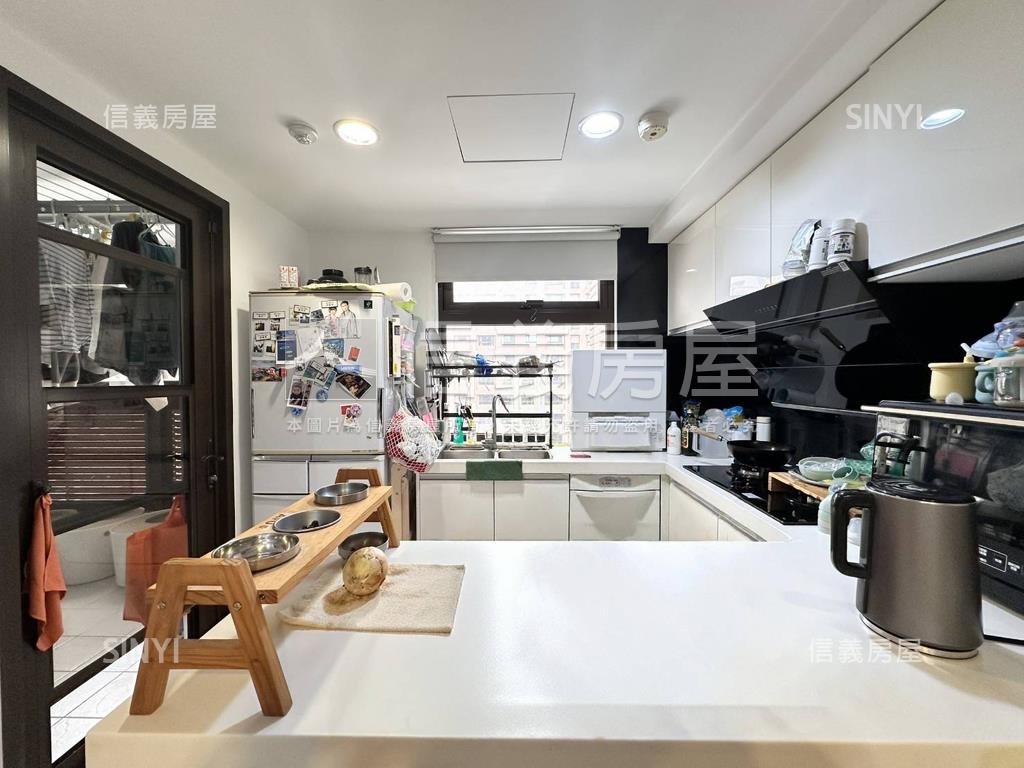 深耕一路發發發三房車位房屋室內格局與周邊環境