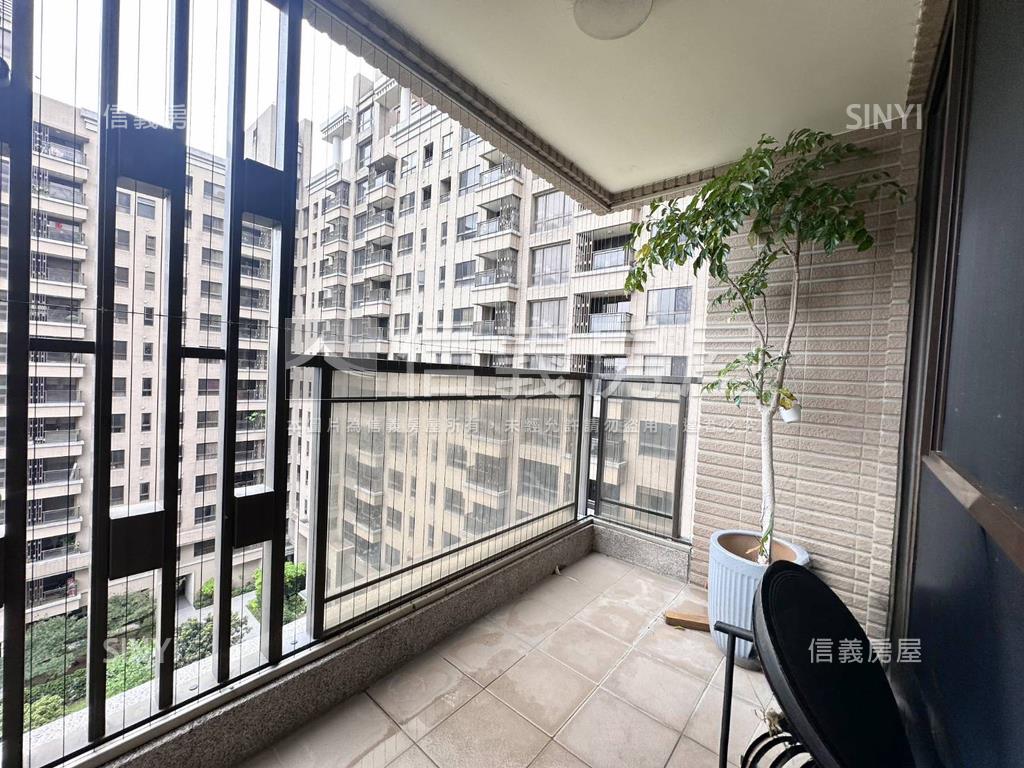 深耕一路發發發三房車位房屋室內格局與周邊環境