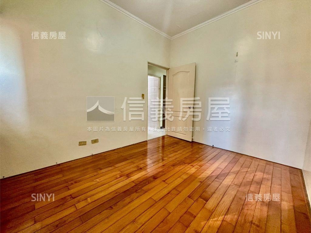 蘭園畫世紀四房車位房屋室內格局與周邊環境