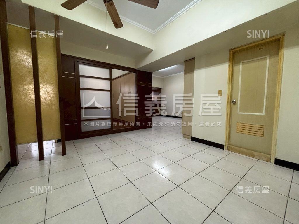 蘭園畫世紀四房車位房屋室內格局與周邊環境