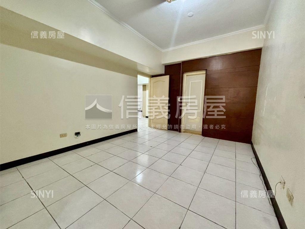 蘭園畫世紀四房車位房屋室內格局與周邊環境