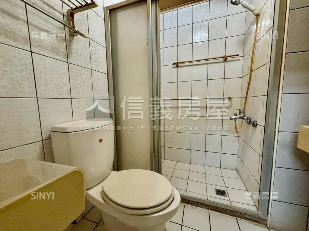 蘭園畫世紀四房車位房屋室內格局與周邊環境