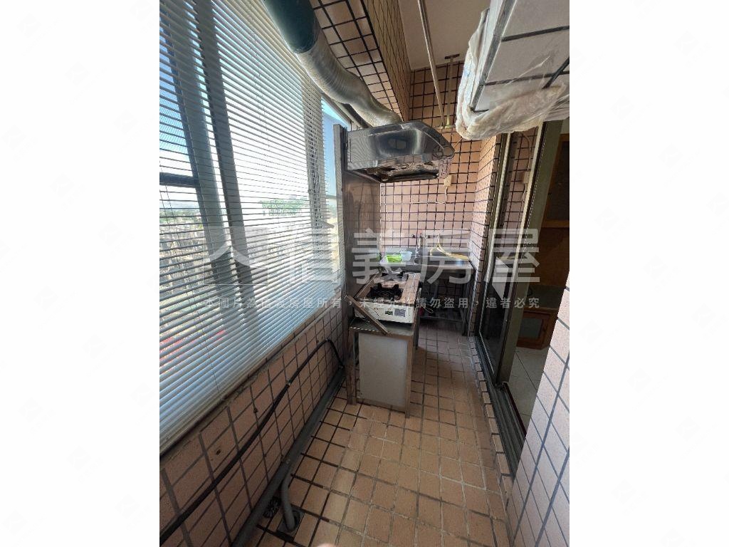 岡山正一房坡平車位稀有案房屋室內格局與周邊環境
