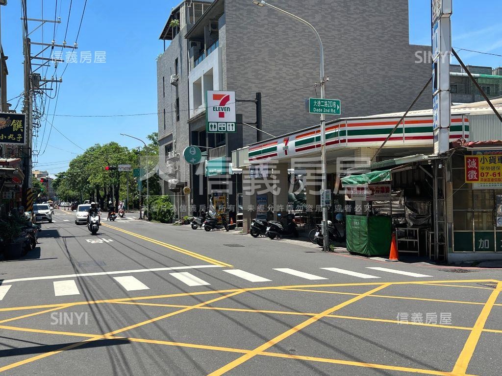 岡山正一房坡平車位稀有案房屋室內格局與周邊環境