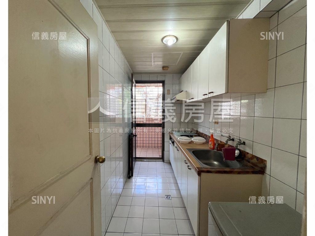 地球村稀有頂加美寓房屋室內格局與周邊環境