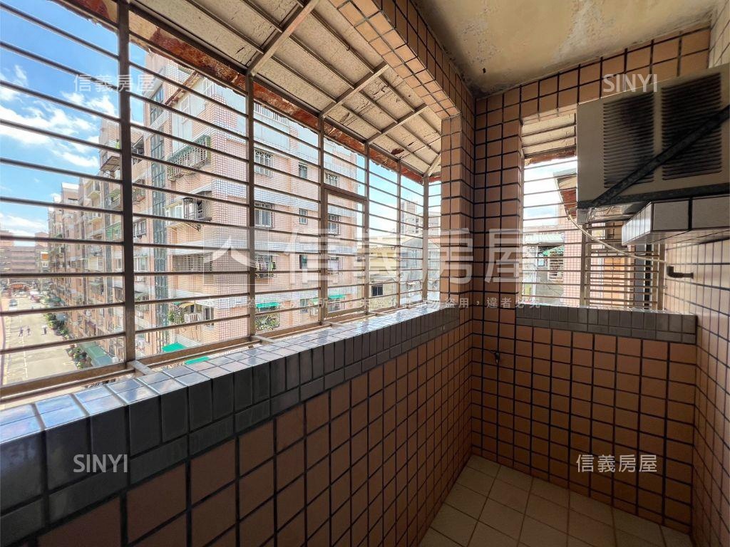 地球村稀有頂加美寓房屋室內格局與周邊環境