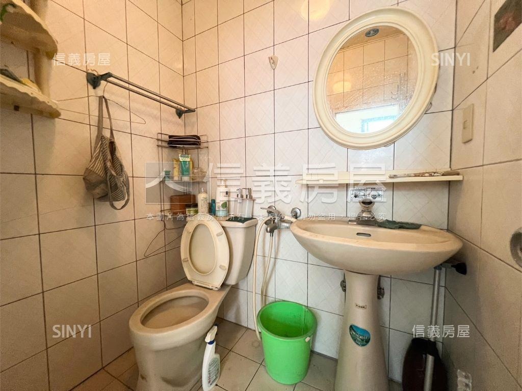 地球村稀有頂加美寓房屋室內格局與周邊環境