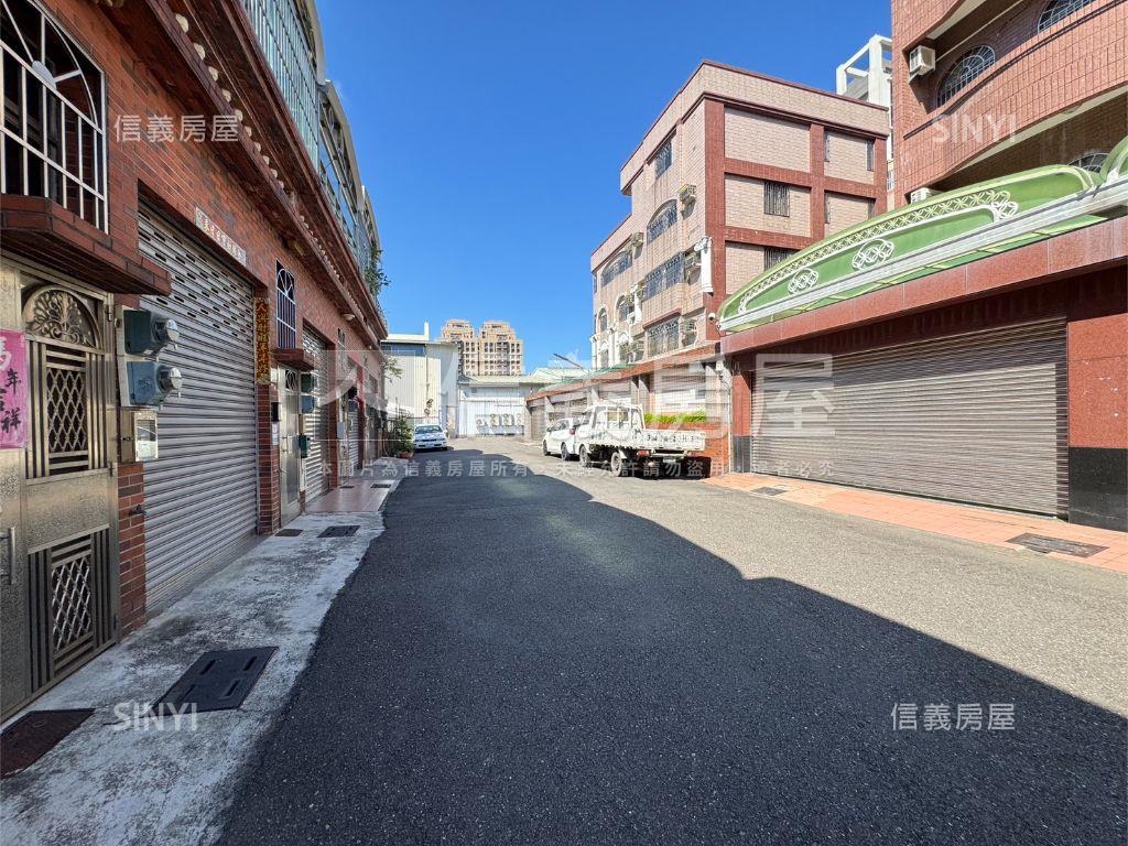 前鎮正街面寬約１２米車墅房屋室內格局與周邊環境