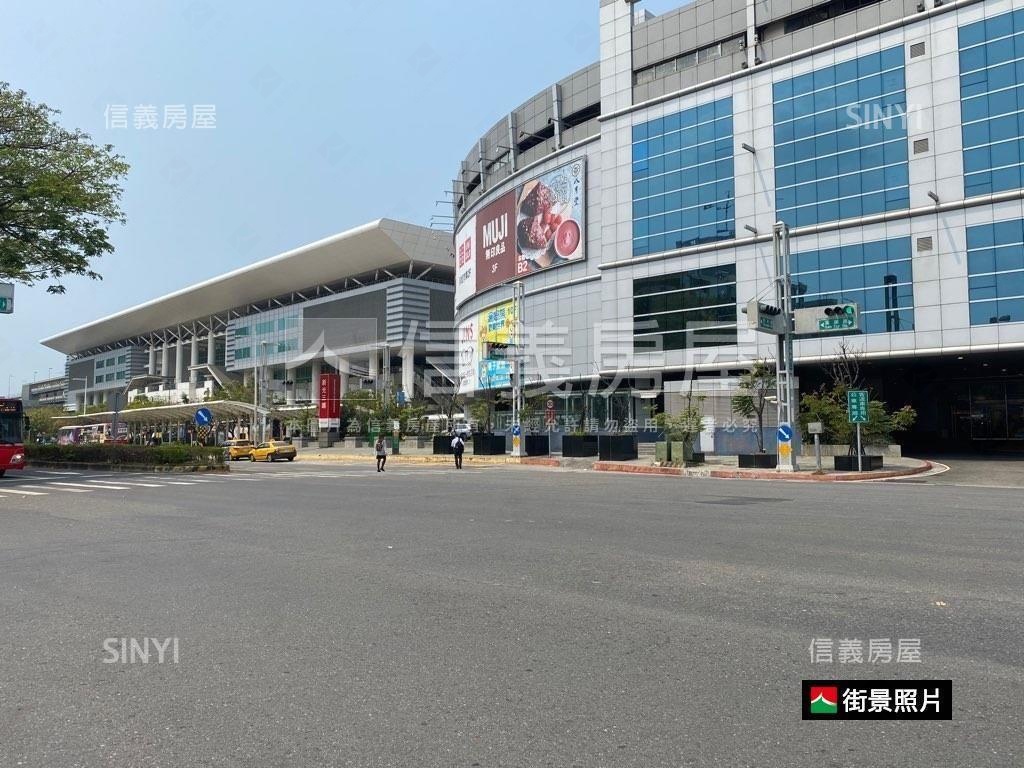 高鐵商圈有間三角金店面房屋室內格局與周邊環境