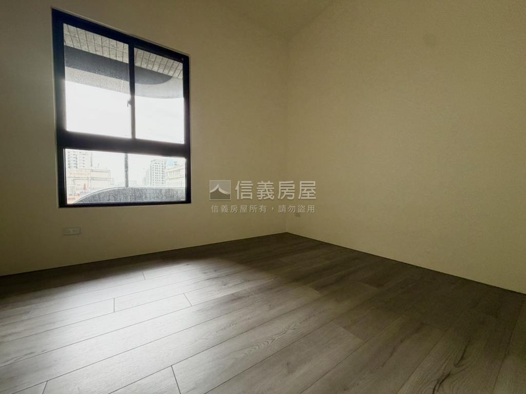 帥富宇藏富三房近普霖斯頓房屋室內格局與周邊環境