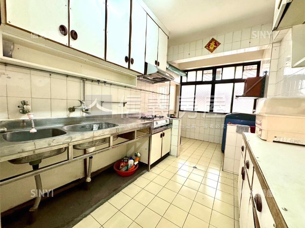 近中壢車站戶政三房房屋室內格局與周邊環境