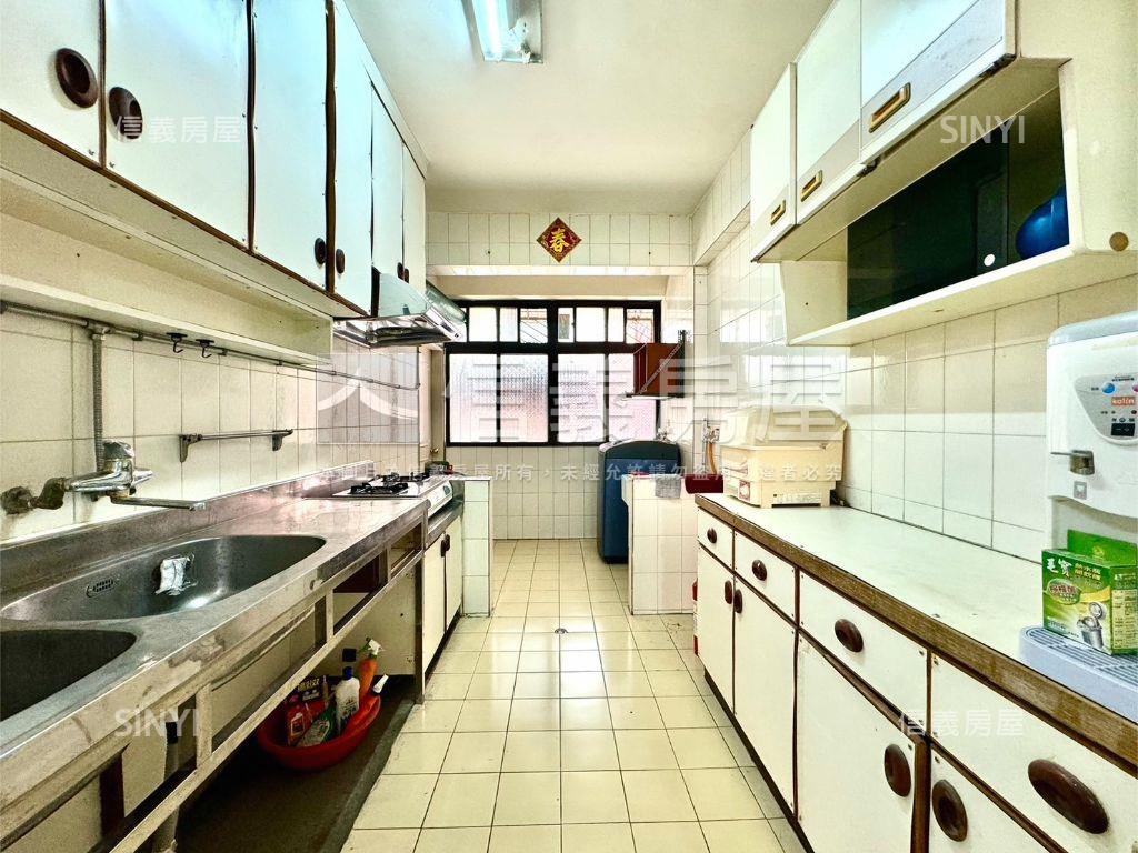 近中壢車站戶政三房房屋室內格局與周邊環境