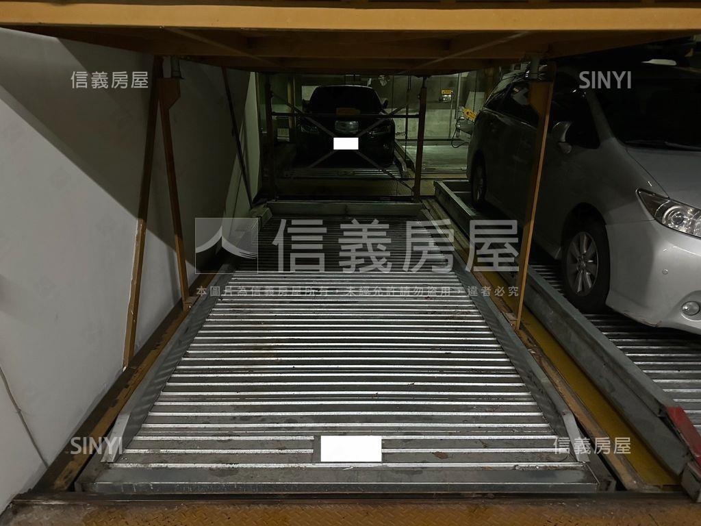 三個松荷車位可單買房屋室內格局與周邊環境