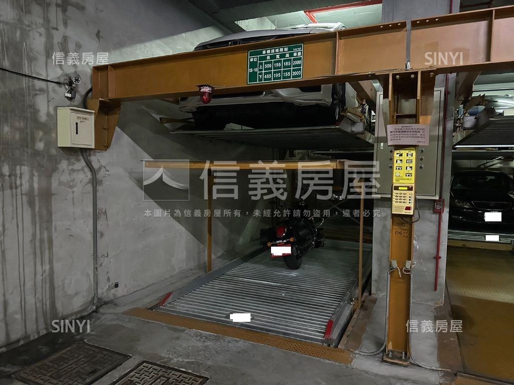 三個松荷車位可單買房屋室內格局與周邊環境