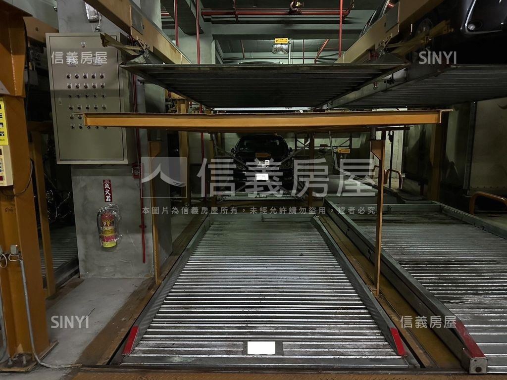 三個松荷車位可單買房屋室內格局與周邊環境