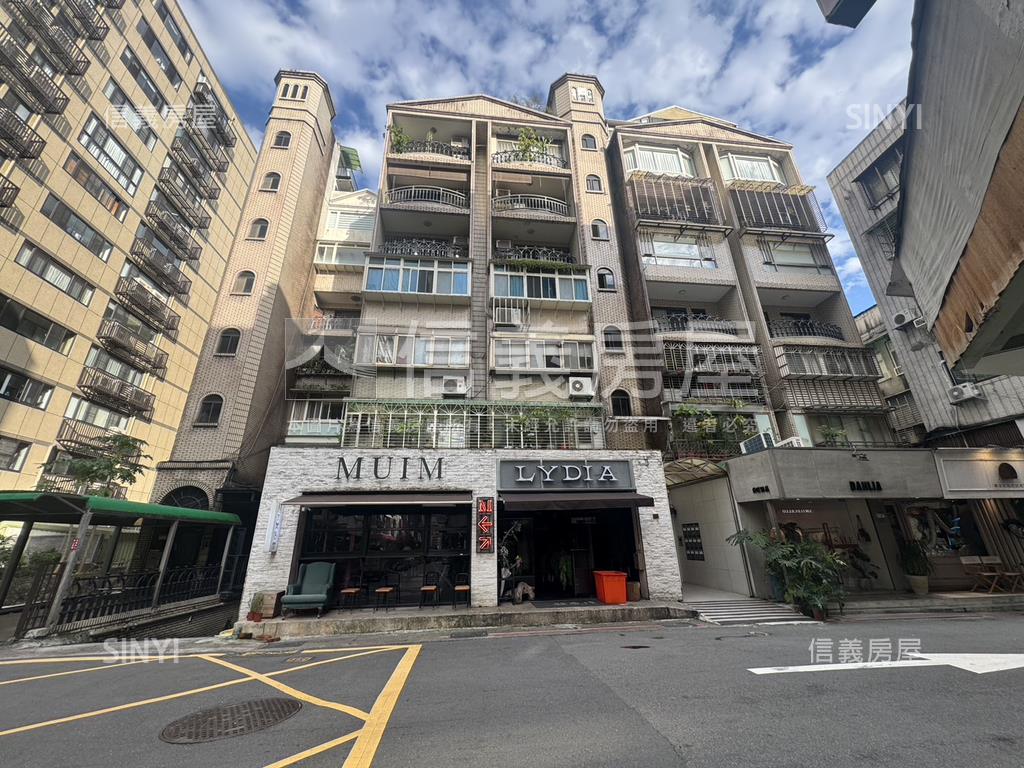 東區大巨蛋人潮金店面房屋室內格局與周邊環境