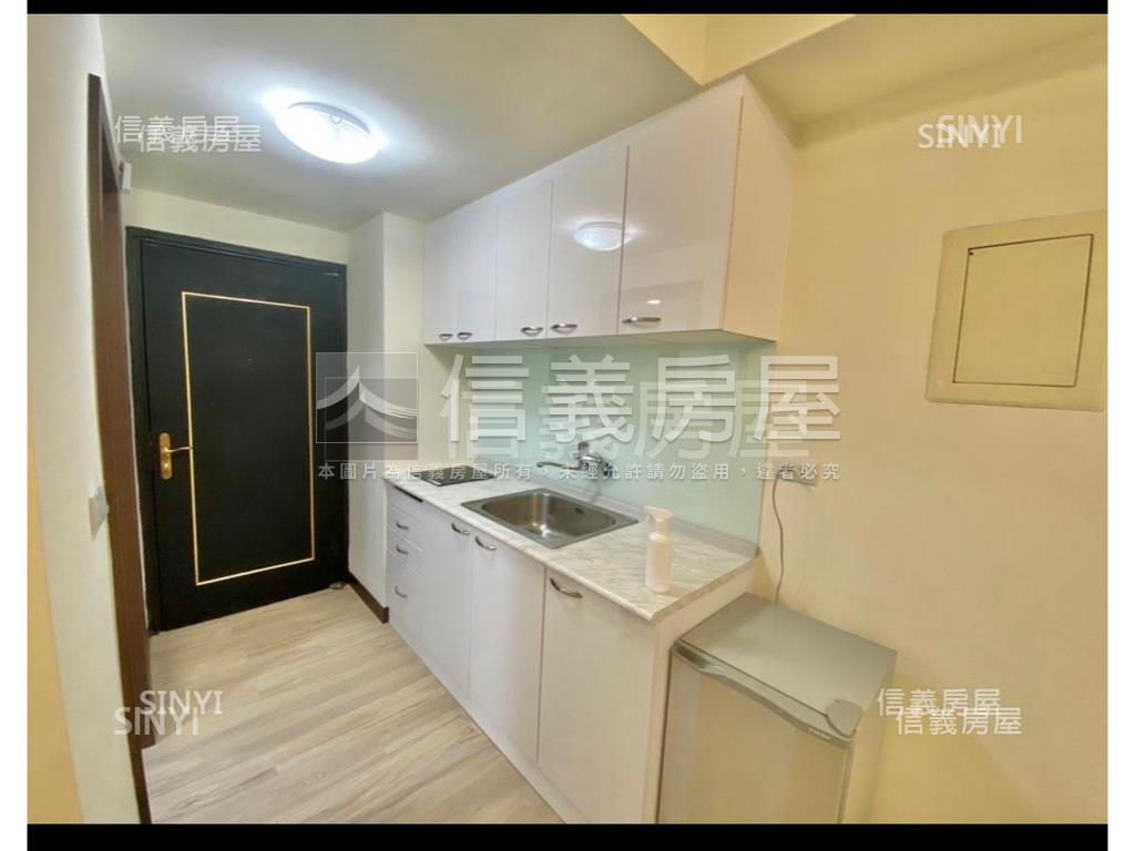 專任捷運傾國傾城絕代風華房屋室內格局與周邊環境