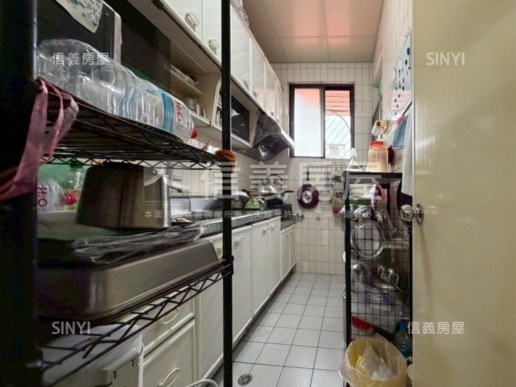 未來捷運採光邊間３房２衛房屋室內格局與周邊環境