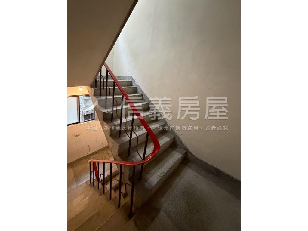 未來捷運採光邊間３房２衛房屋室內格局與周邊環境