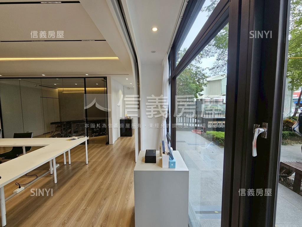 森ＭＯＭＡ大面寬挑高樓店房屋室內格局與周邊環境