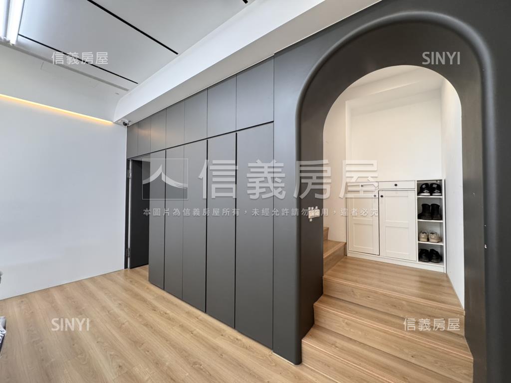 森ＭＯＭＡ大面寬挑高樓店房屋室內格局與周邊環境