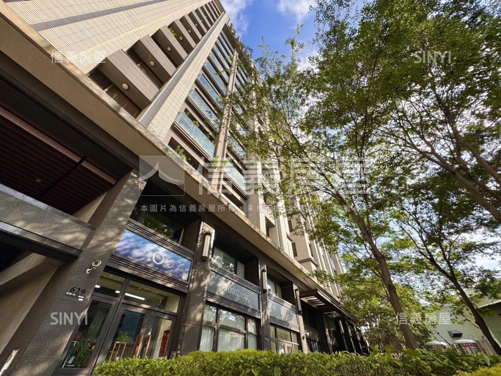 森ＭＯＭＡ大面寬挑高樓店房屋室內格局與周邊環境