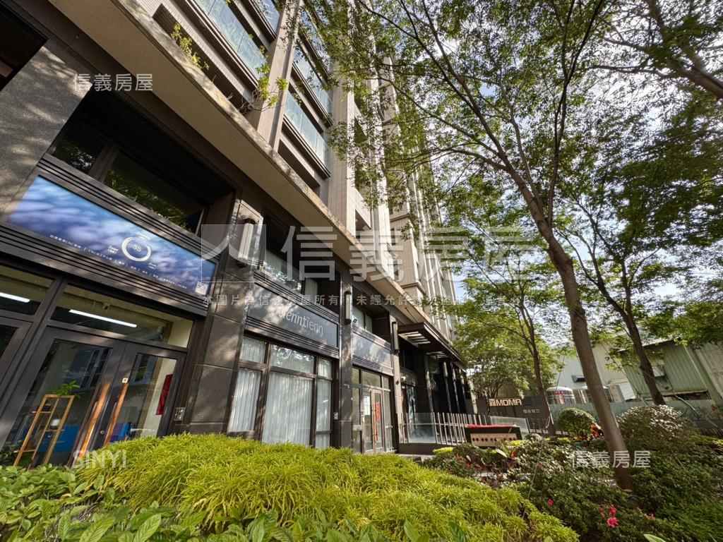 森ＭＯＭＡ大面寬挑高樓店房屋室內格局與周邊環境