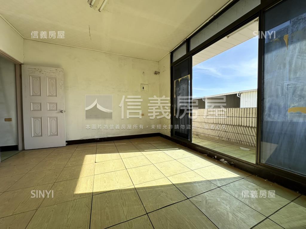 東區｜面寬社區型透天車墅房屋室內格局與周邊環境