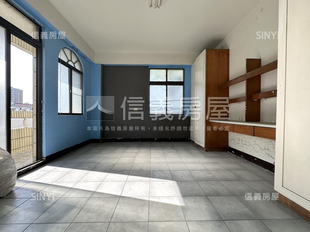 東區｜面寬社區型透天車墅房屋室內格局與周邊環境