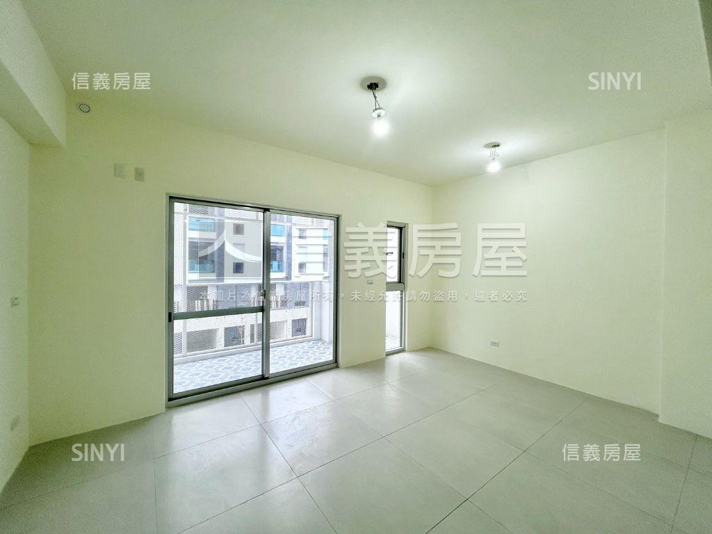 雲朗Ｂ３全新邊間透天房屋室內格局與周邊環境