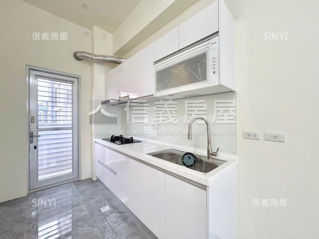 雲朗Ｂ３全新邊間透天房屋室內格局與周邊環境