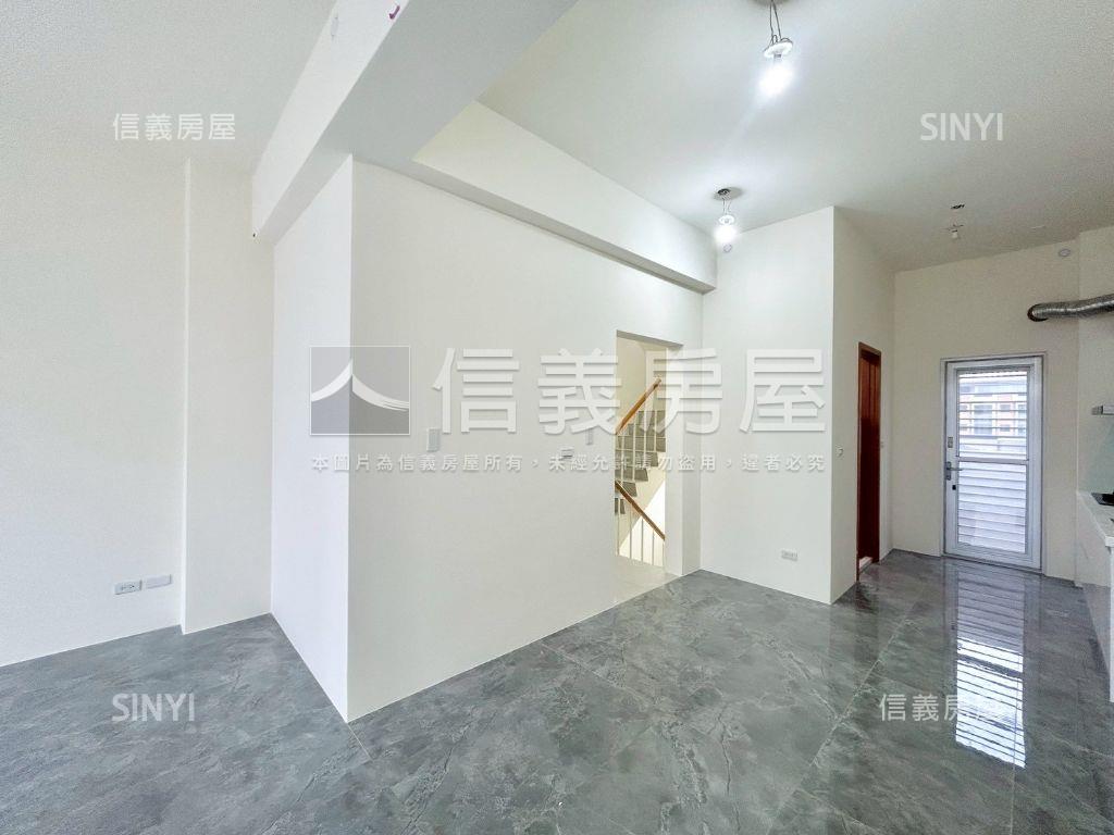 雲朗Ｂ３全新邊間透天房屋室內格局與周邊環境