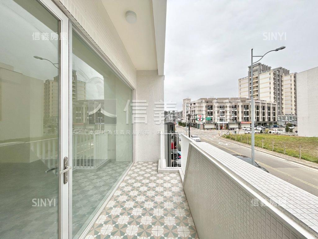 雲朗Ｂ３全新邊間透天房屋室內格局與周邊環境