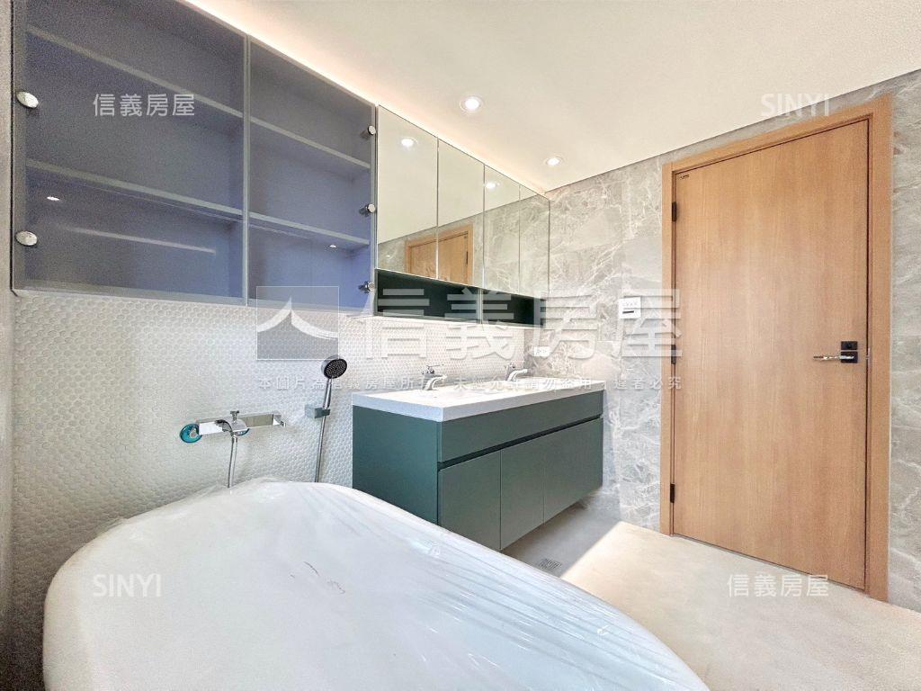 雲朗Ｂ３全新邊間透天房屋室內格局與周邊環境