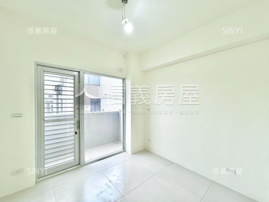 雲朗Ｂ３全新邊間透天房屋室內格局與周邊環境