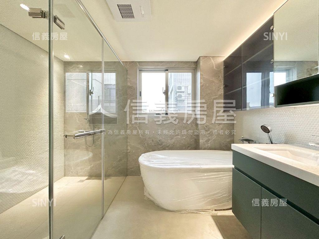 雲朗Ｂ３全新邊間透天房屋室內格局與周邊環境