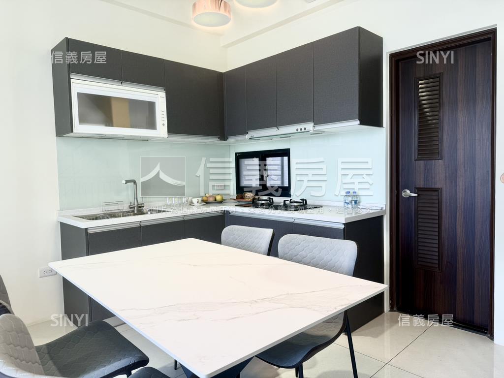 仁武精裝全採光車墅房屋室內格局與周邊環境