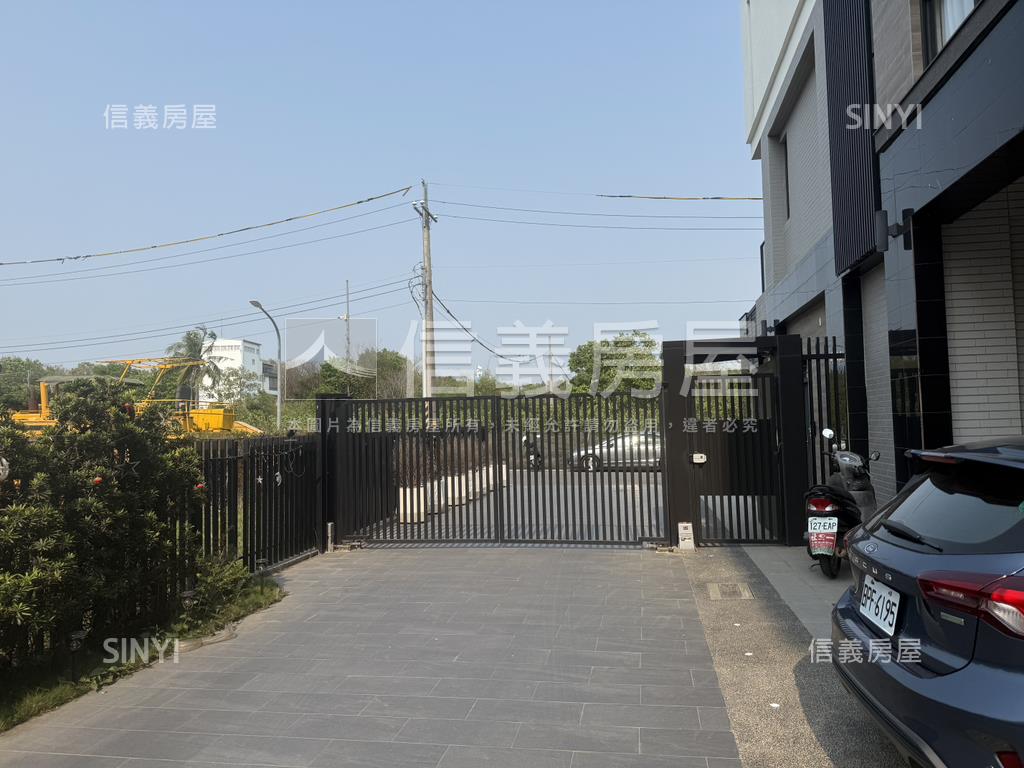 仁武精裝全採光車墅房屋室內格局與周邊環境