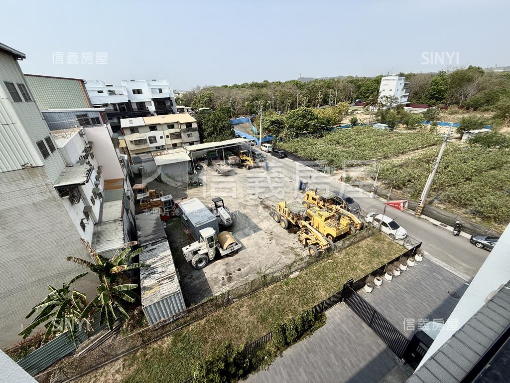 仁武精裝全採光車墅房屋室內格局與周邊環境