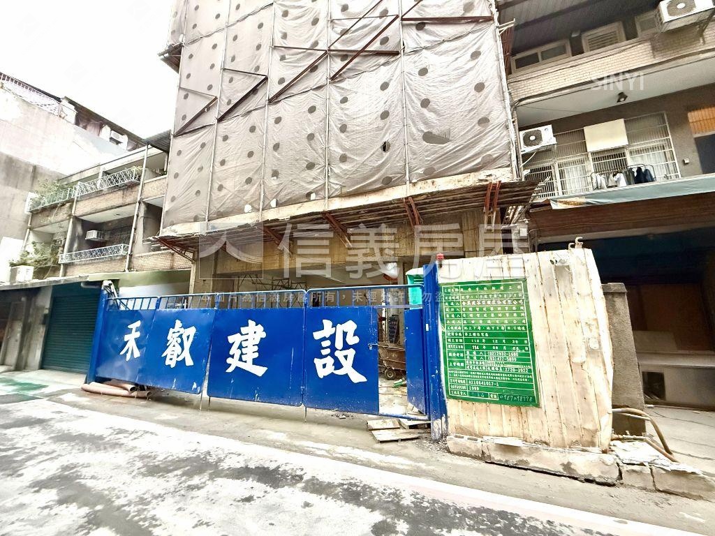 松江南京兩房雙衛有車位房屋室內格局與周邊環境