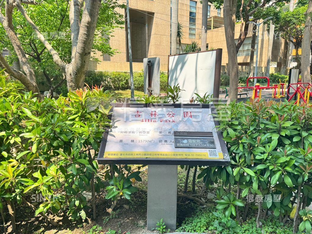 松江南京兩房雙衛有車位房屋室內格局與周邊環境