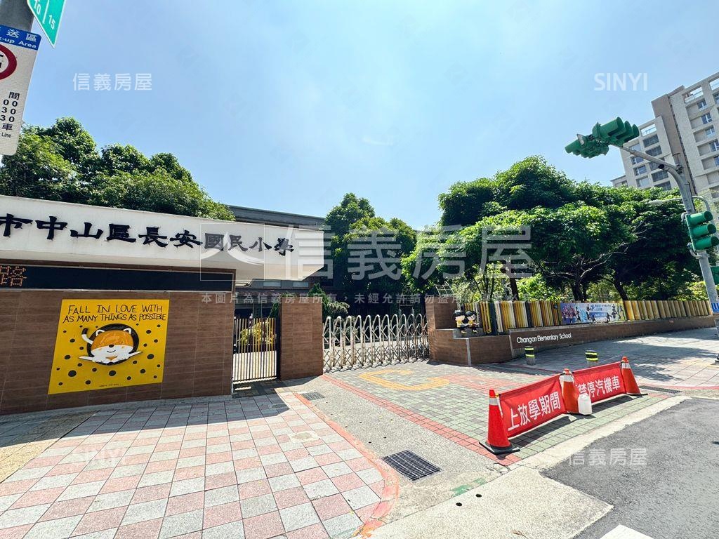 松江南京兩房雙衛有車位房屋室內格局與周邊環境