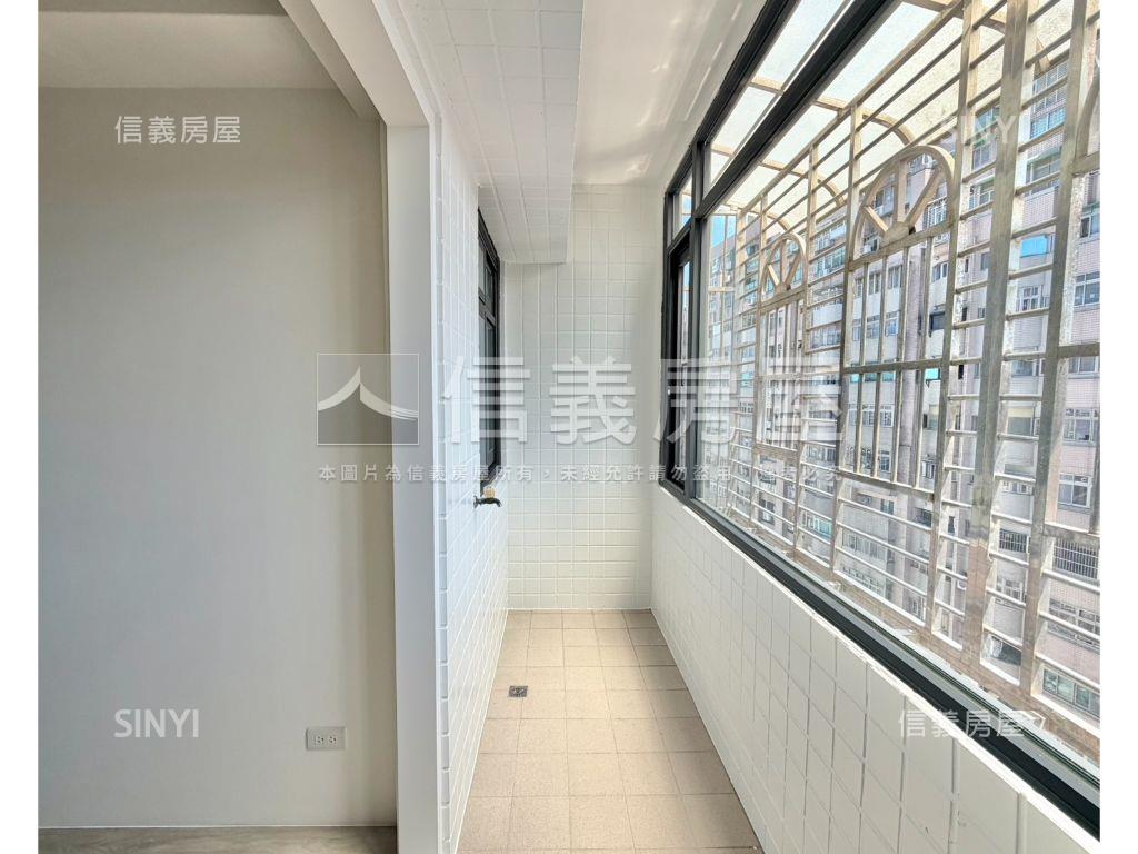 鴻莊景觀３房車位房屋室內格局與周邊環境
