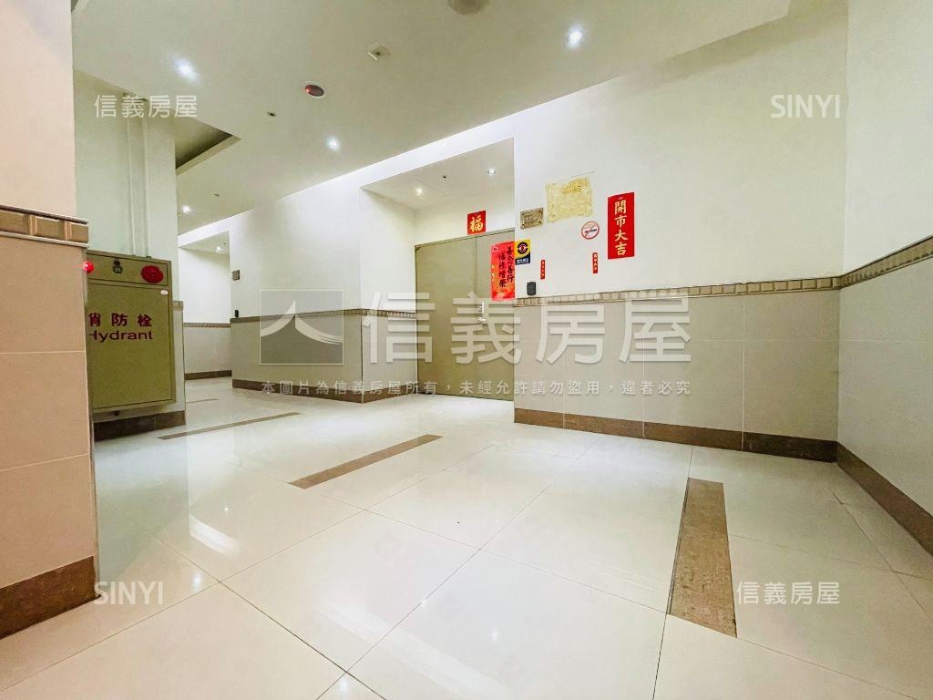景安雙捷運ＳＲＣ百坪辦公房屋室內格局與周邊環境